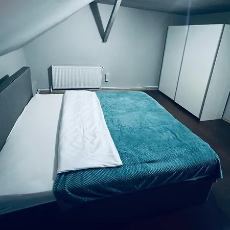 Serbian House לינה וארוחת בוקר 3*