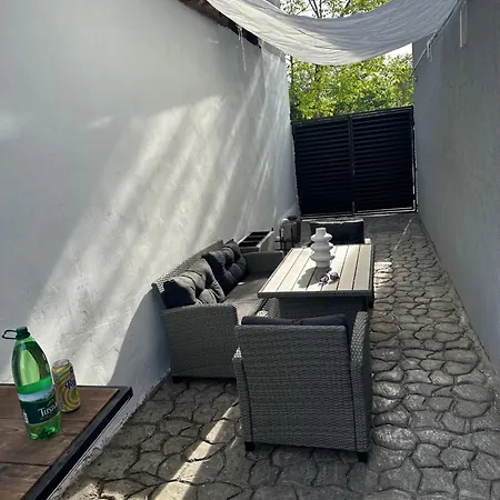 לינה וארוחת בוקר Serbian House 3*